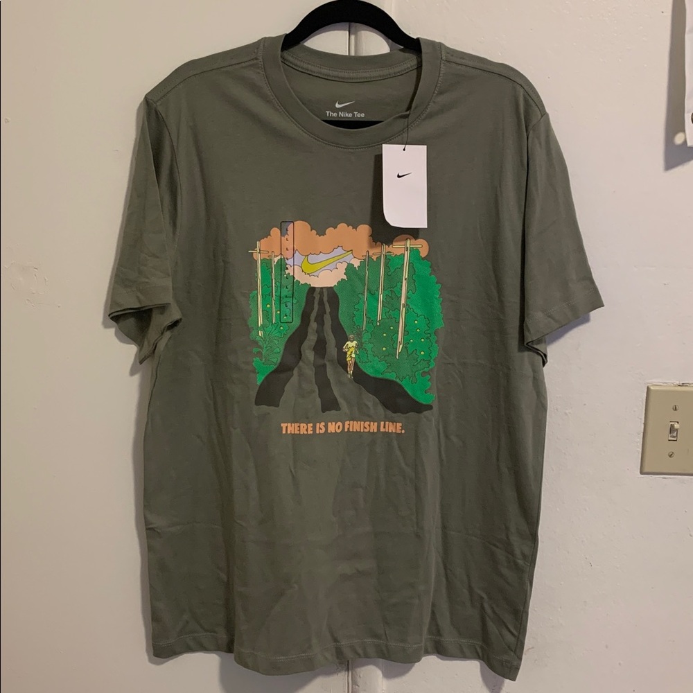 Men’s green Nike running tee! NWT